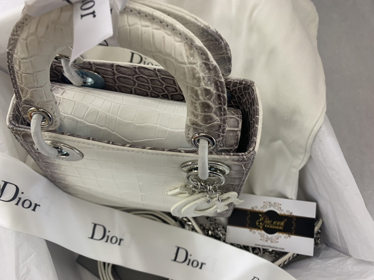 Túi Xách Dior Lady Da Cá Sấu Bạch Tạng Vip
