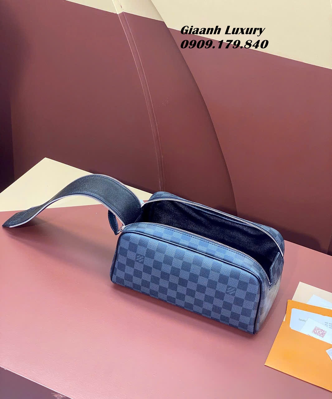 Túi Nam Cầm Tay Louis Vuitton locker dopp kit caro 02