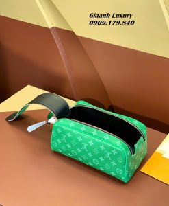 Túi LV Locker Dopp Kit Màu Xanh Lá Hàng Hiệu 04