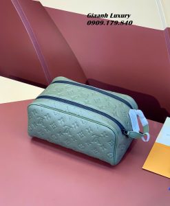 Túi LV Locker Dopp Kit Hàng Hiệu Vip Màu Rêu 02