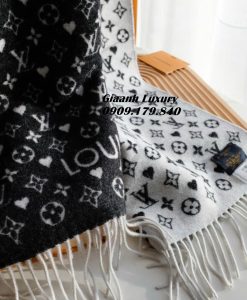 Khăn LV Cashmere Siêu Cấp Vip Like Auth 02