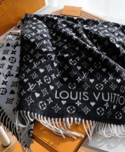 Khăn LV Cashmere Siêu Cấp Vip Like Auth 04