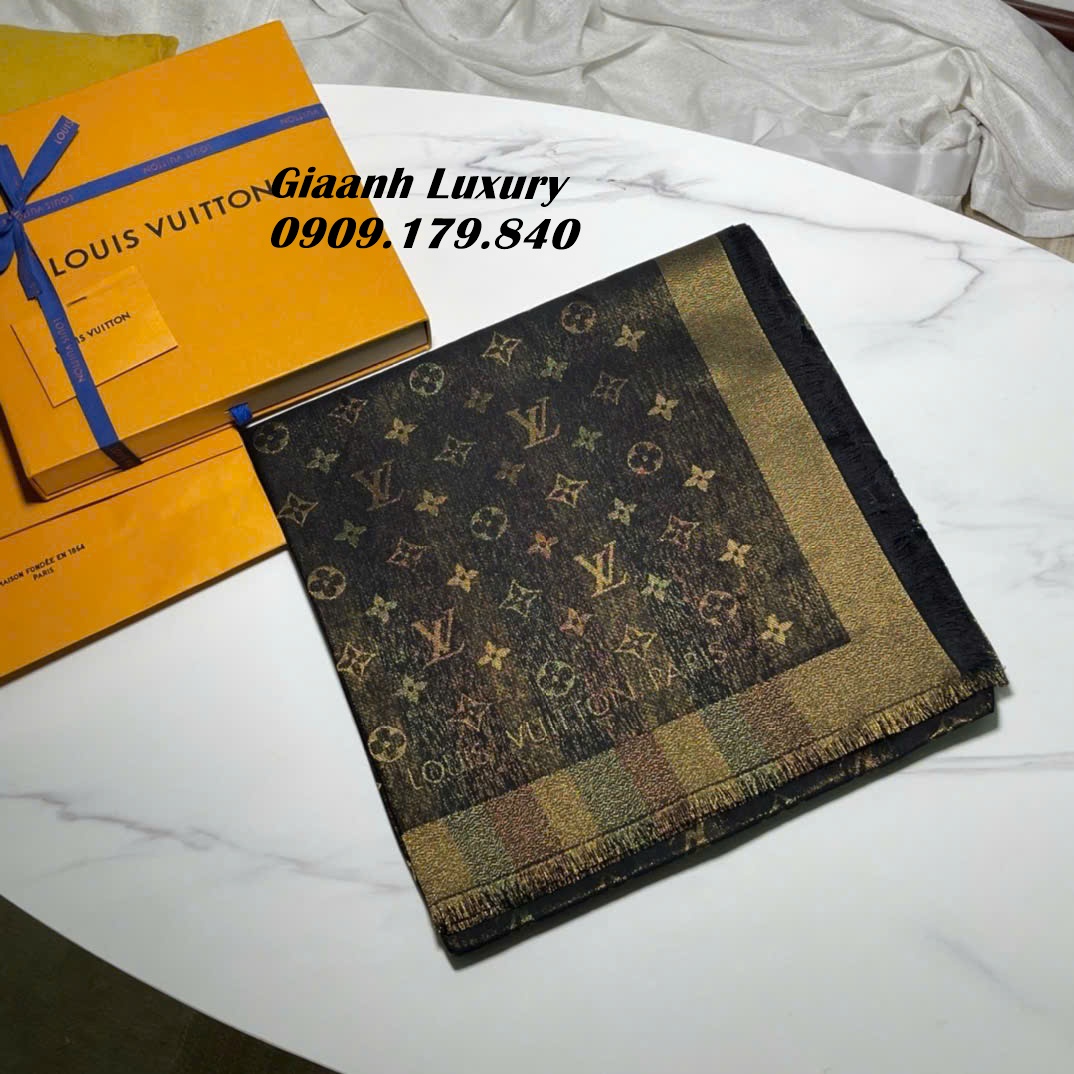 Những Màu Khăn Louis Vuitton Được Yêu Thích Nhất Hiện Nay 04